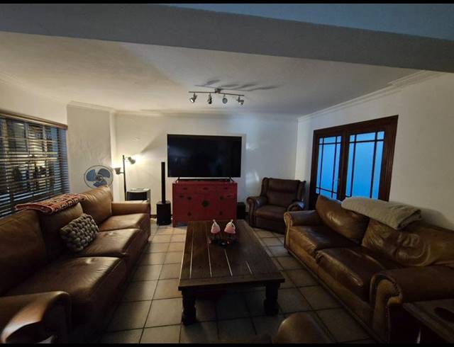 3 BEDROOM HOUSE FOR SALE IN MENLO PARK